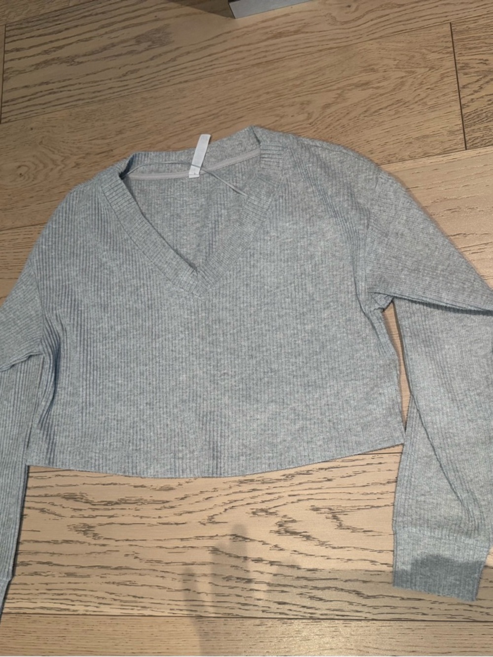 ALO Muse Yoga Light Heather Gray Ribbed V-Neck Pullover cropped